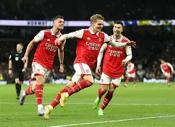 切尔西遭遇险胜,阿森纳大获全胜是哪一年