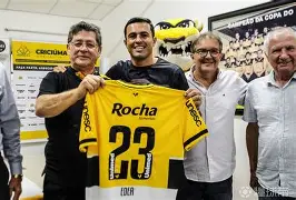 manbetx万博官方网站官方网站-前国米队长加盟中甲球队成为球员兼教练是谁