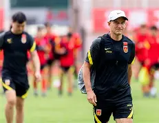 前国米队长加盟中甲球队成为球员兼教练是谁